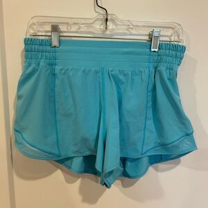 SIZE 8 4IN HIGH WAISTED HOTTY HOT LULULEMON SHORTS